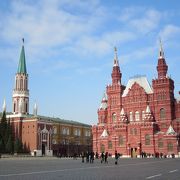 国立歴史博物館、聖ワシリー寺院、グム百貨店などが面している美しい広場です♪