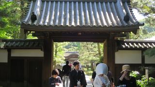 足元の施された意匠