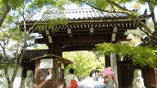 「南禅寺」の北東にある紅葉の名所です