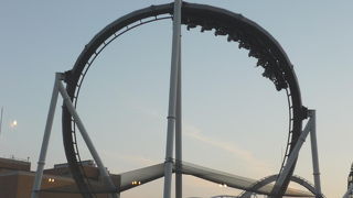 ジェットコースターが間近