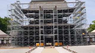 ６月現在　山門修理中