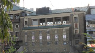 「鴨川をどり」で有名な劇場です