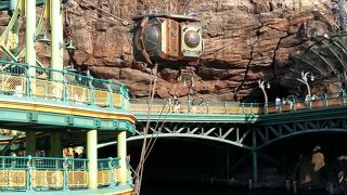 長女は暗闇とその動きに、終始不安そうな感じでした