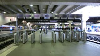 ついにTGVのホームに自動改札