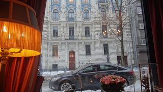 ユーゲントシュティール建築を眺めながら優雅にお茶を（Art Cafe Sienna）