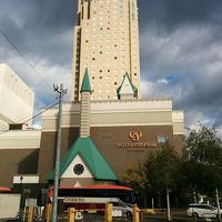 緑の屋根が目印