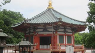 仏教興隆の祖聖徳太子が奉安されています