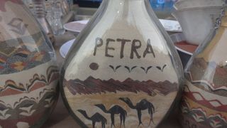 観光ガイドにはご用心