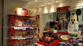 懐かしいお菓子もいっぱい！