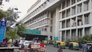 リシケシへのバス