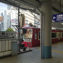 川崎大師への乗り換え駅でもある。