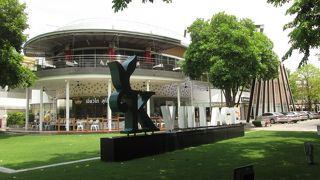 王様の写真が飾られていました