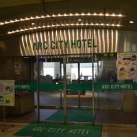 入り口は駅直結