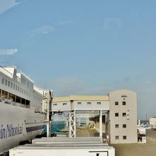 小樽港フェリーターミナル (勝納埠頭)　乗客乗船口
