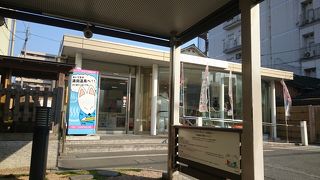 足湯と飲泉が楽しめる観光案内所