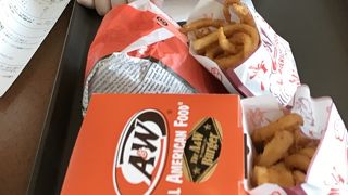 沖縄にしかないハンバーガーチェーン店