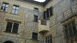 様々な建築様式の混ざったお城