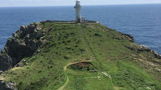 駐車場から、片道20分～30分かかります。杖がおいてあるので、必要な人は利用しましょう