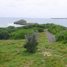 細長く突き出た岬