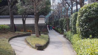 江戸城の石垣を利用