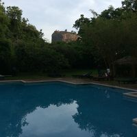 レストラン前プールからのロック