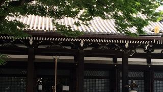 街中にあるとは思えないくらいひっそりしています