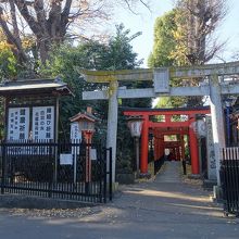 両神社への裏参道。