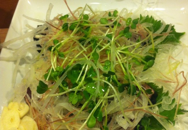 カツオのたたきを始めご当地メニューが味わえる居酒屋