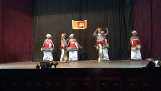 チップを強要するキャンディアンダンスショー