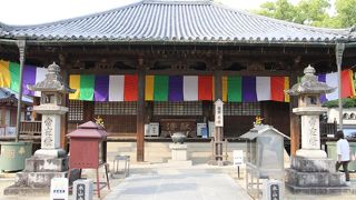 鎌倉時代創建の本堂は国宝です
