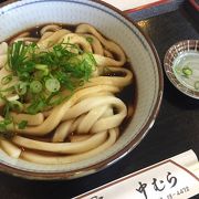 ふわふわした極太麺が特徴の伊勢うどん