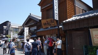 伊勢うどんの人気店のひとつ
