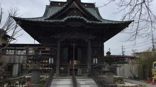 ７月８日の縁日には賑わうそうです