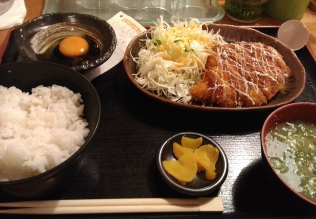 地下鉄入口の14時から居酒屋の便利な店