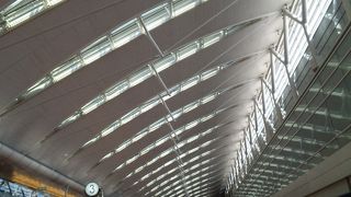 ANAの自動手荷物預け機が設置されています