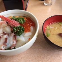 海鮮丼