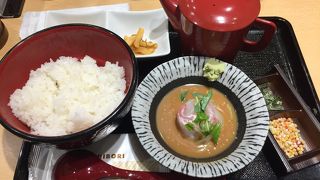 出汁がおいしい！ごまだれ鯛茶漬け