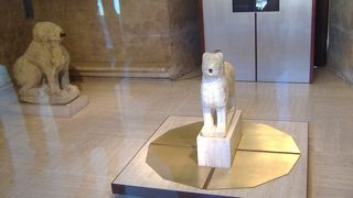 ライオンの中庭はグラナダ国王が生んだ庭園の傑作だそうです。