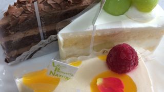 カラフルなケーキが可愛いお店☆