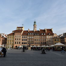 観光客向けの店が多い