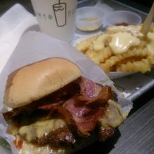 SmokeShackとポテト♪