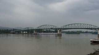 2001年に再建された橋です