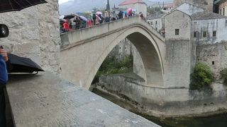 石の太鼓橋です