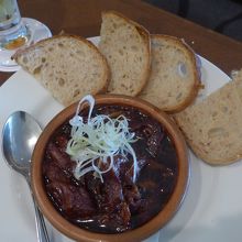 牛すじのビール煮込み