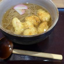 鶏天蕎麦、出汁が程よくとても美味しいです