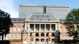 赤レンガ造りの建物