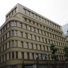 目を引く建物です