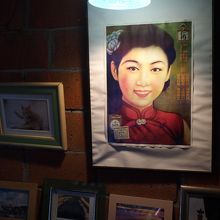 店内にはレトロな雑貨がたくさん