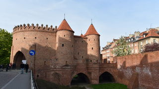 かつては、ここからがワルシャワ市だった