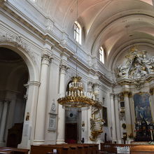 誰もいない教会